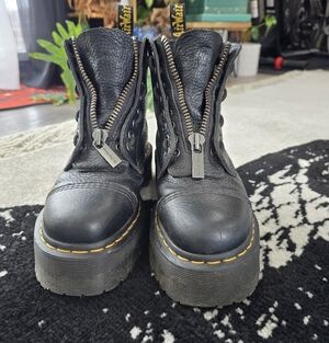 Dr Doc Martens Sinclair Platform Boot W8